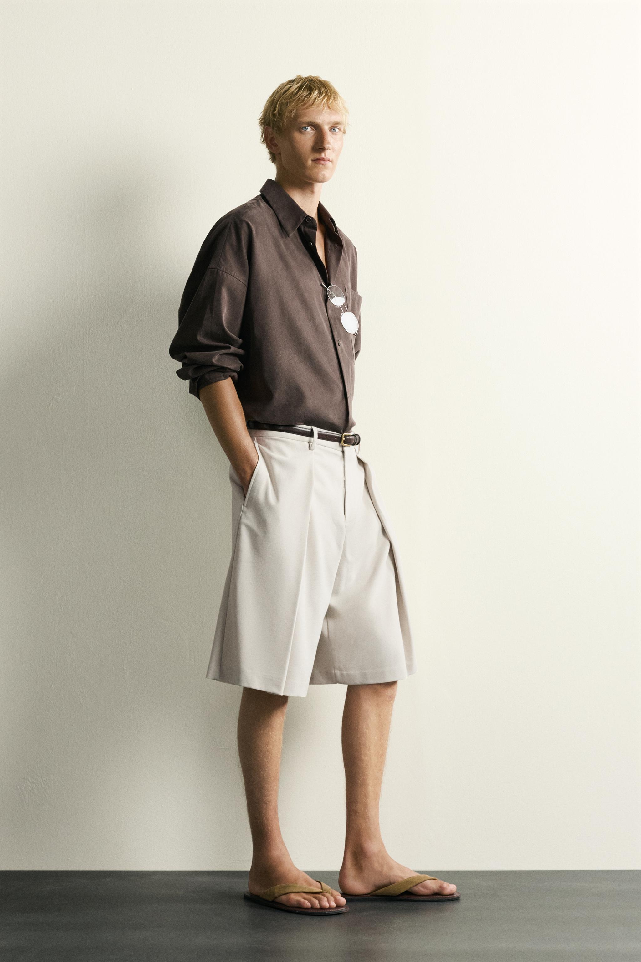 WIDE FIT PLEATED SHORTS